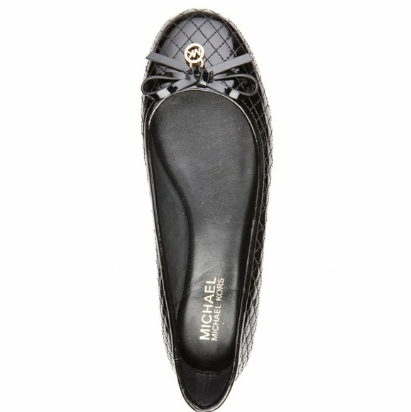 ๐ MICHAEL KORS MK Logo Charm Quilted Ballet Flats 9.5 Women's Flats - Picture 2 of 5